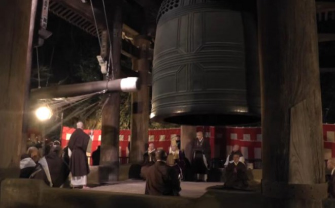 除夜の鐘をつくのはなぜ 大阪の仏壇店 お仏壇の滝本仏光堂